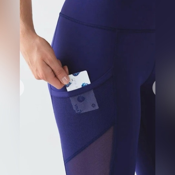 Lululemon 6 Fast As Light Crop Emperor Blue Leggings great pre owned condition - Picture 8 of 8